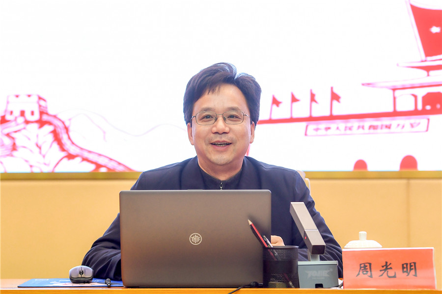 社會(huì)保障工作省政策宣講團(tuán)成員、省人社廳黨組成員、副廳長(zhǎng)周光明作宣講報(bào)告。（以上照片均由記者 楊智偉 